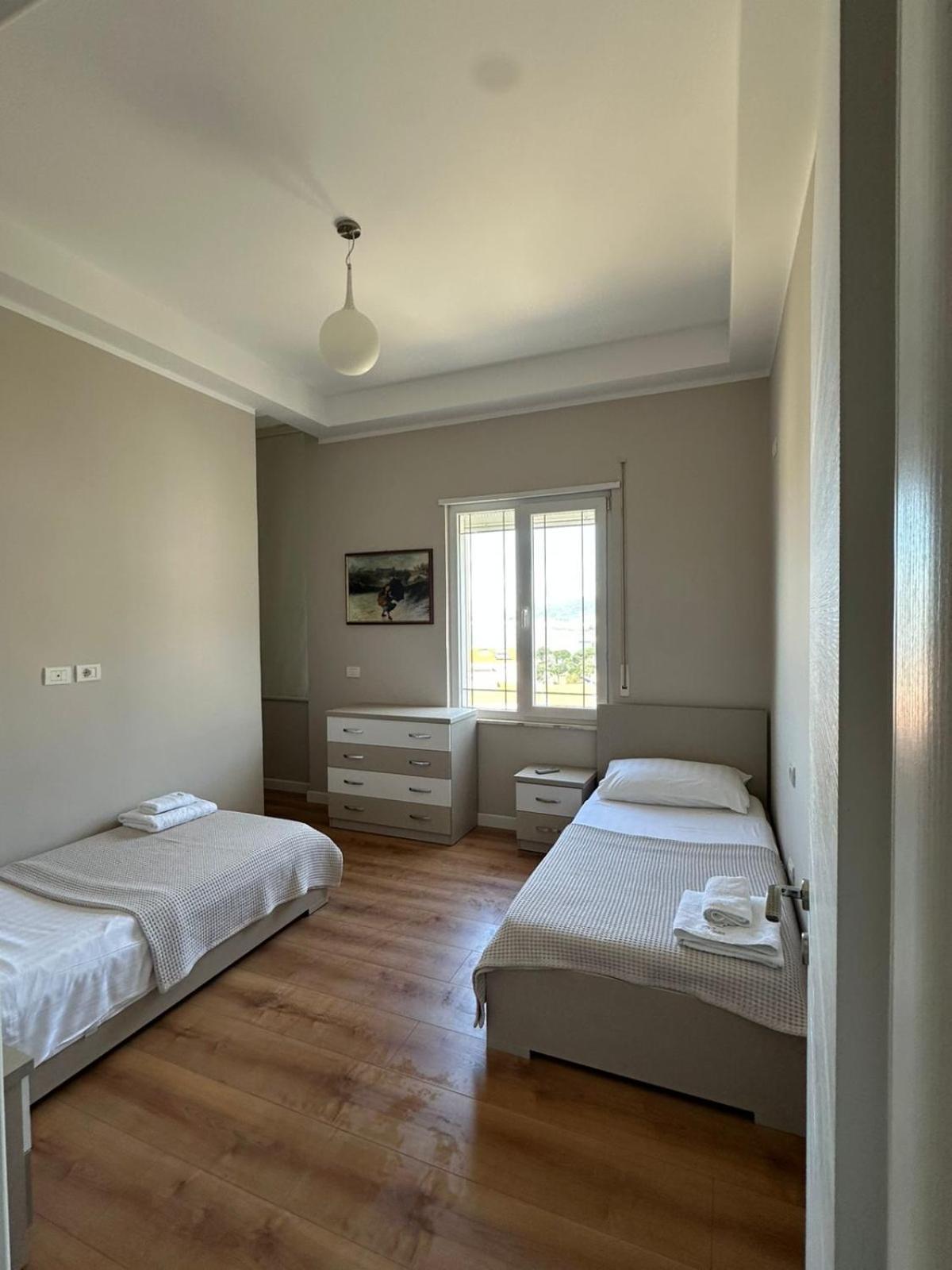 Nuna Hotel & Apartments Radhimë Exterior foto